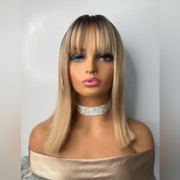 Balayage Blonde Short Wig with bangs - Picture 4 of 6